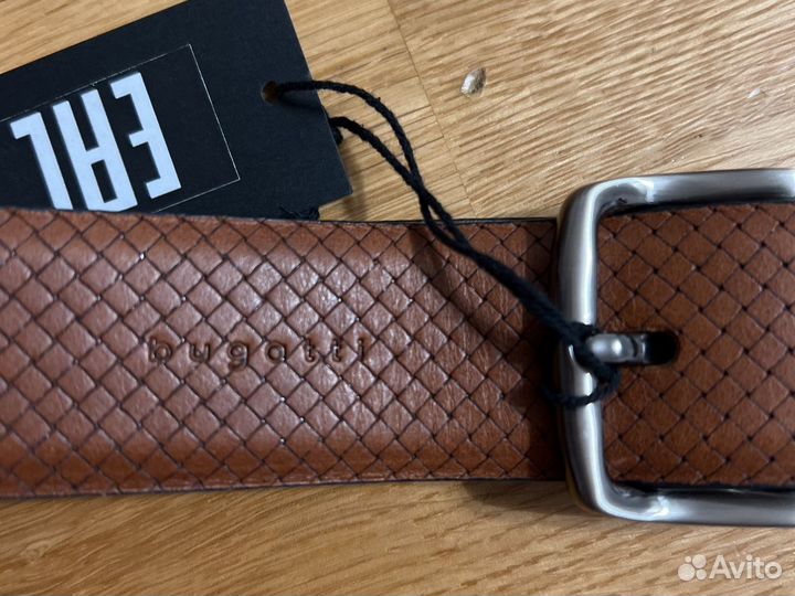 Мужской кожаный ремень bugatti