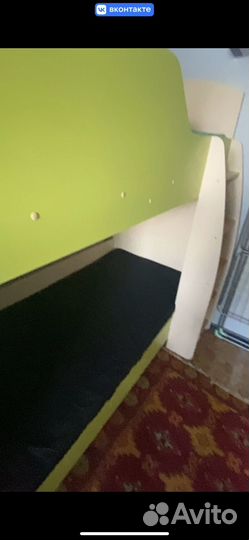 Двухъярусная кровать