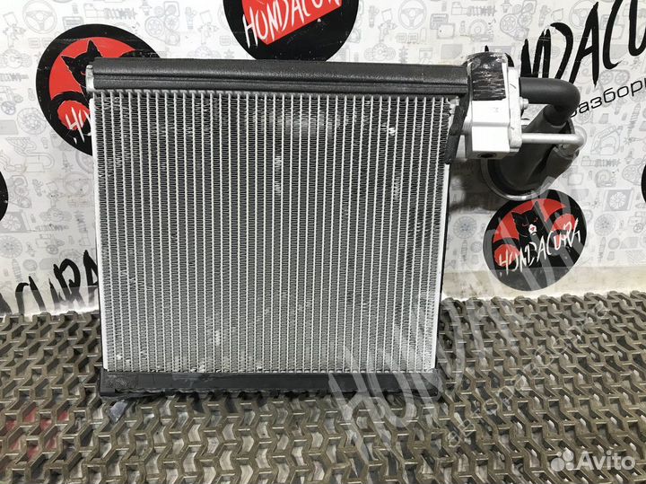 Радиатор кондиционера Acura MDX