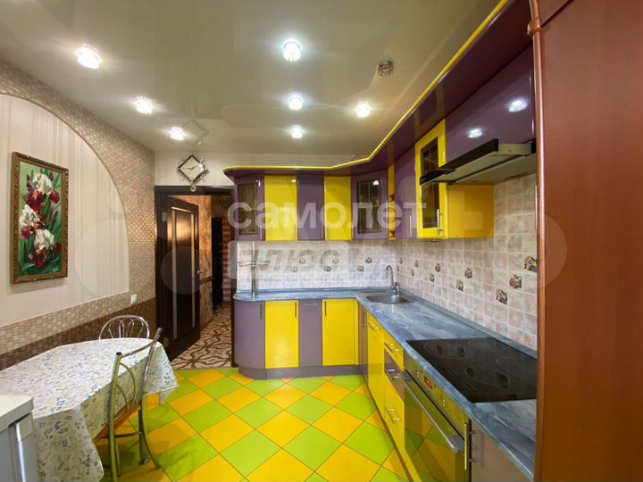 2-к. квартира, 54 м², 4/9 эт.