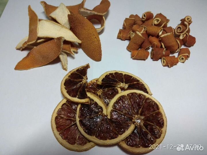 Шишки, каштаны, косточки, семена