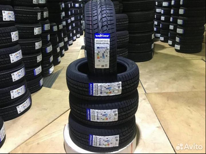 Windforce Snowblazer UHP 205/50 R17 93V
