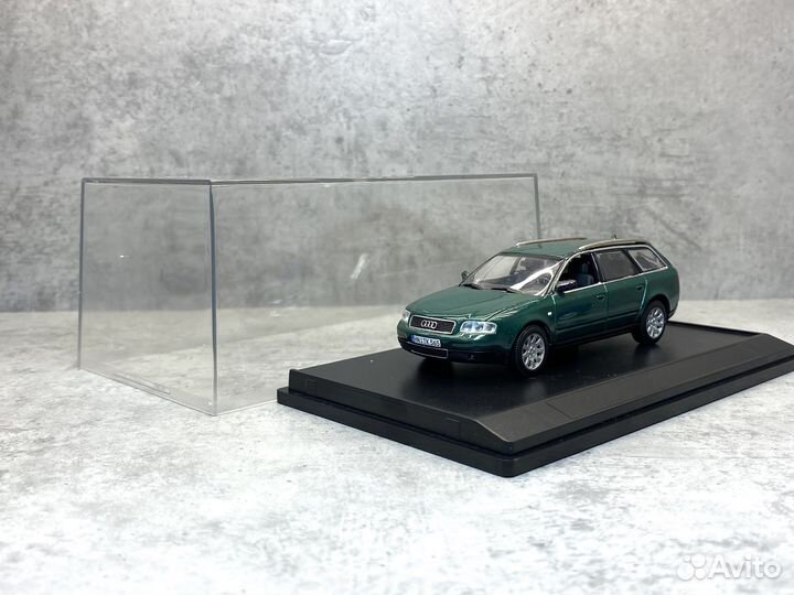 Модель Audi A6 C5 3.0 Avant 1997 1:43 Minichamps