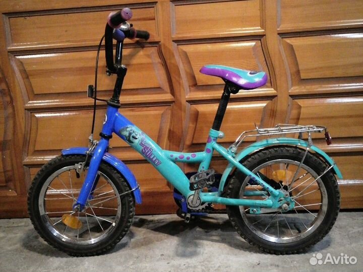 Велосипед детский четырехколесный