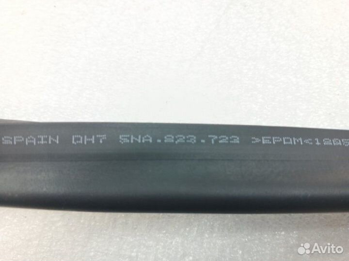 Уплотнитель капота Volkswagen Tiguan 2 1.6D DGD