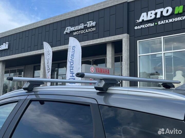 Багажник на авто с интегрированными рейлингами