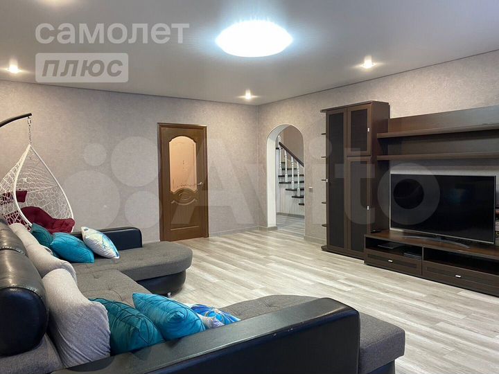 Дом 169,4 м² на участке 10,4 сот.