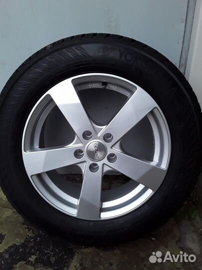 Зимняя резина 17 215/65 с дисками