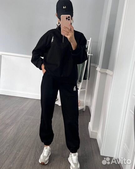 Спортивный костюм женский