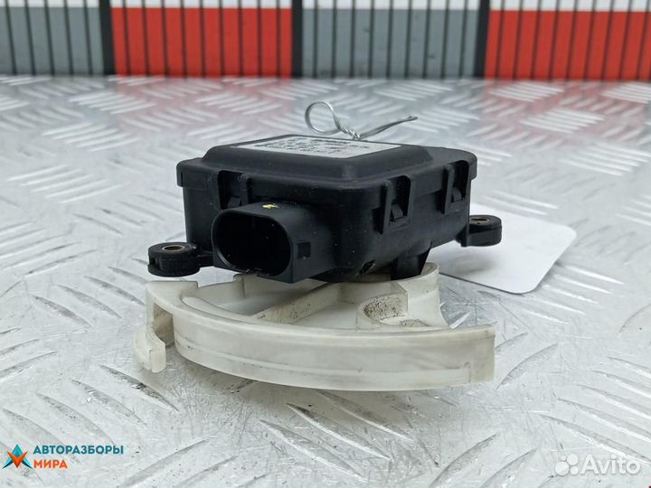 Электропривод Volkswagen Passat B3 1997 8D1820511E