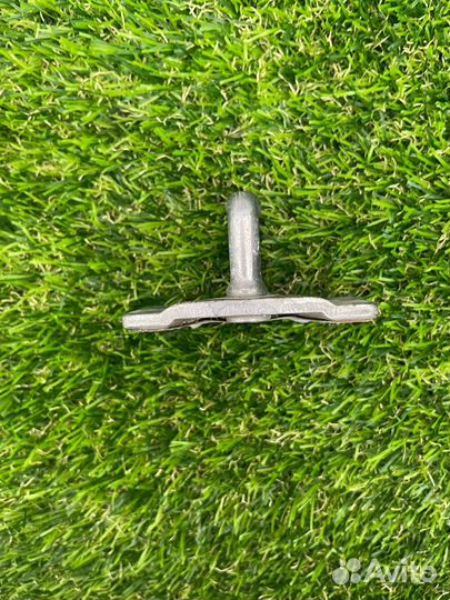 Ответная часть (скоба) замка двери задняя правая