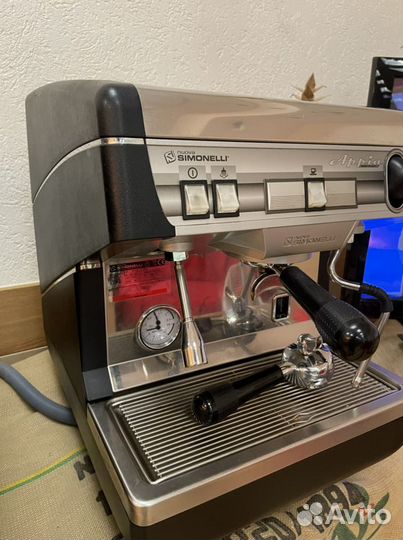 Проф Кофемашина Simonelli Appia ll 1gr италия