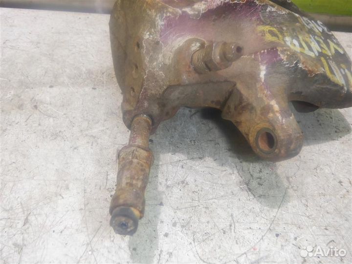 Суппорт передний правый Фольксваген Гольф 3 Венто