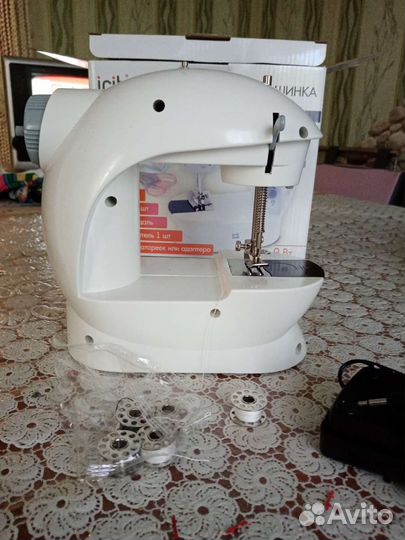 Мини швейная машинка