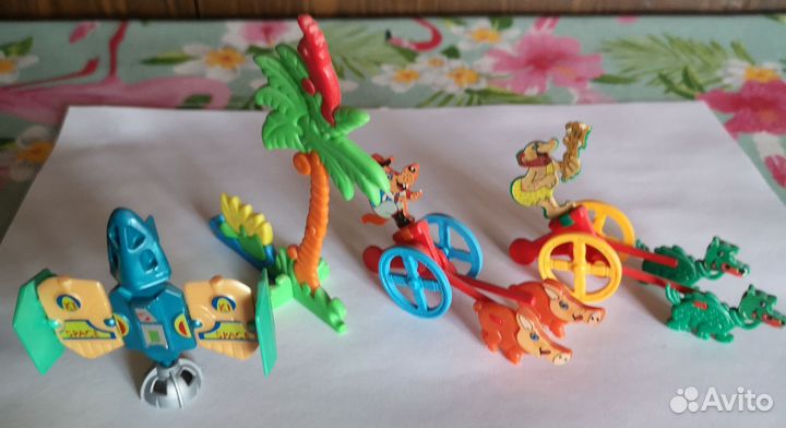 Игрушки из Киндер - сюрпризов