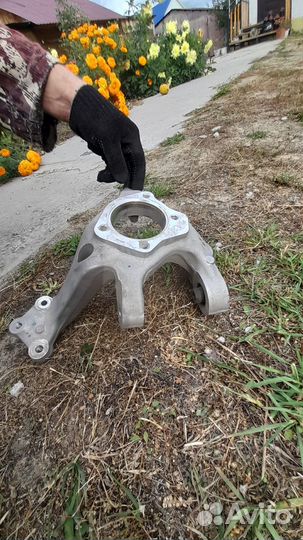 Поворотный кулак задний левый чери тиго