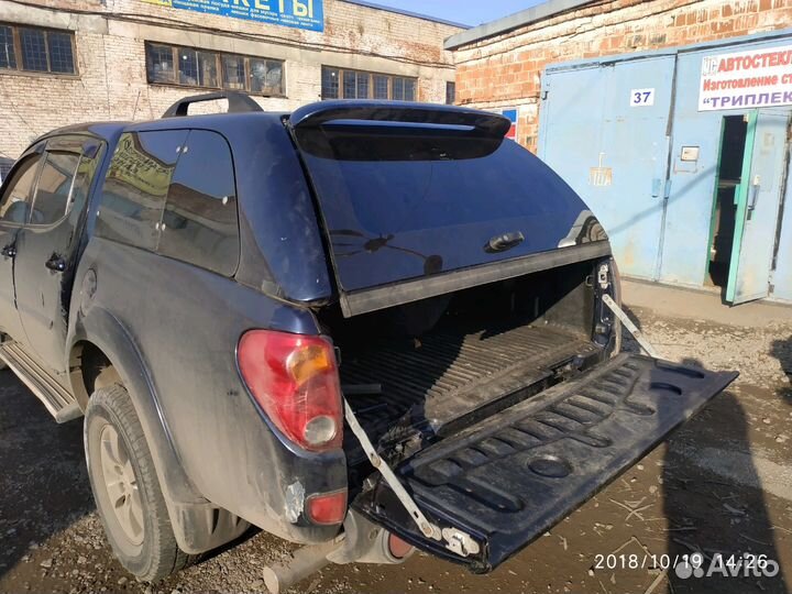 Стекло на кунг Mitsubishi L200 Аvenger