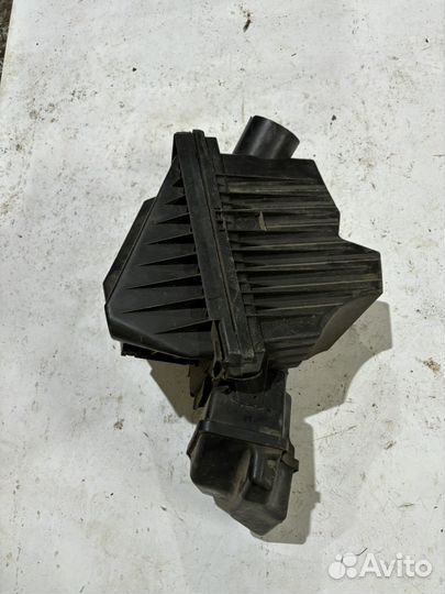 Корпус воздушного фильтра Nissan primera p12