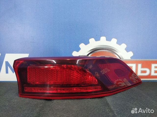 Фонарь правый внешний Kia Carnival