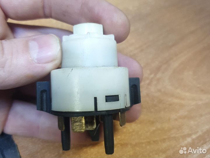 Контактная группа замка зажигания audi