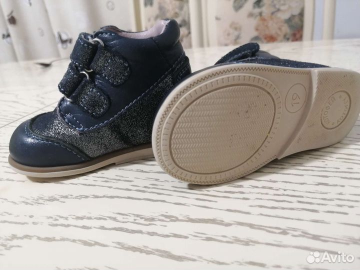 Ботиночки натур.кожа,19 размер, фирма 