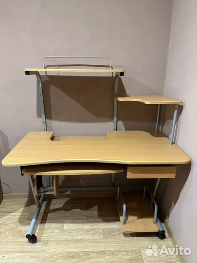 Компьютерный стол