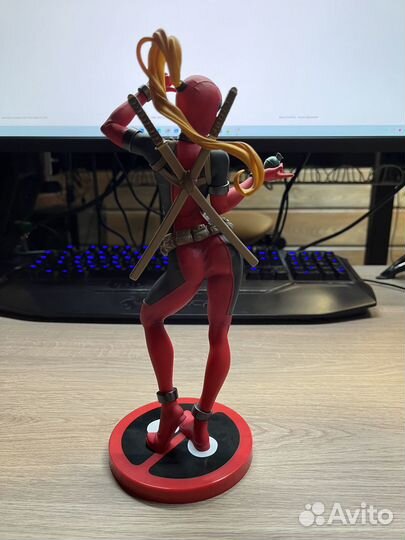 Фигурка Lady DeadPool