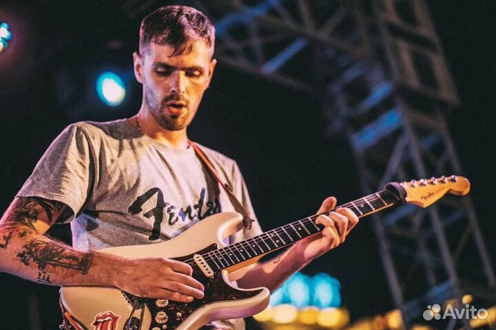 Уроки игры на электрогитаре онлайн