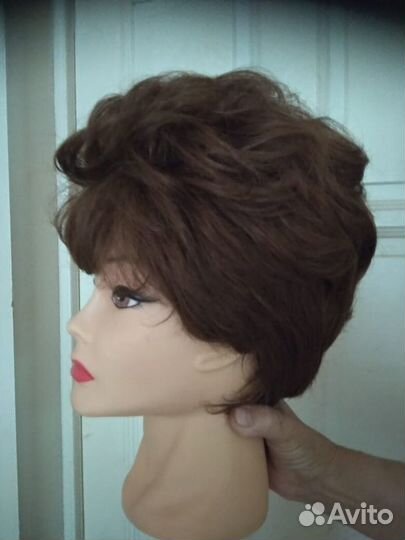 Шиньон натуральный.Парики