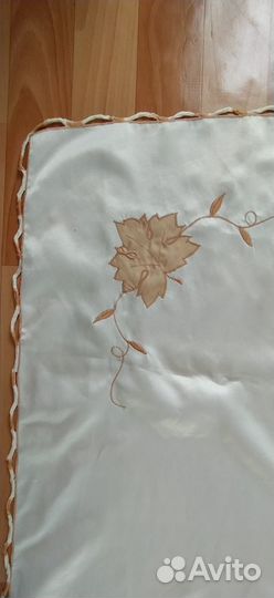 Праздничная скатерть с салфетками