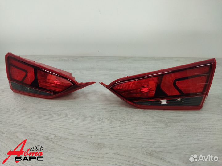 Фонарь внутренний левый/правый Hyundai Solaris 17
