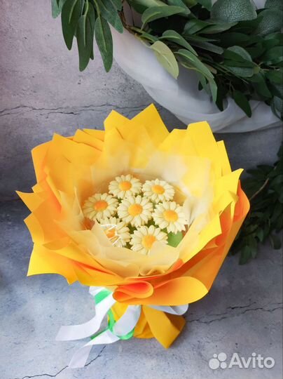 Букеты к 1 сентября из шоколада В наличии