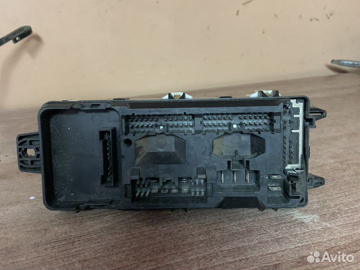 Блок предохранителей Volvo 30807016