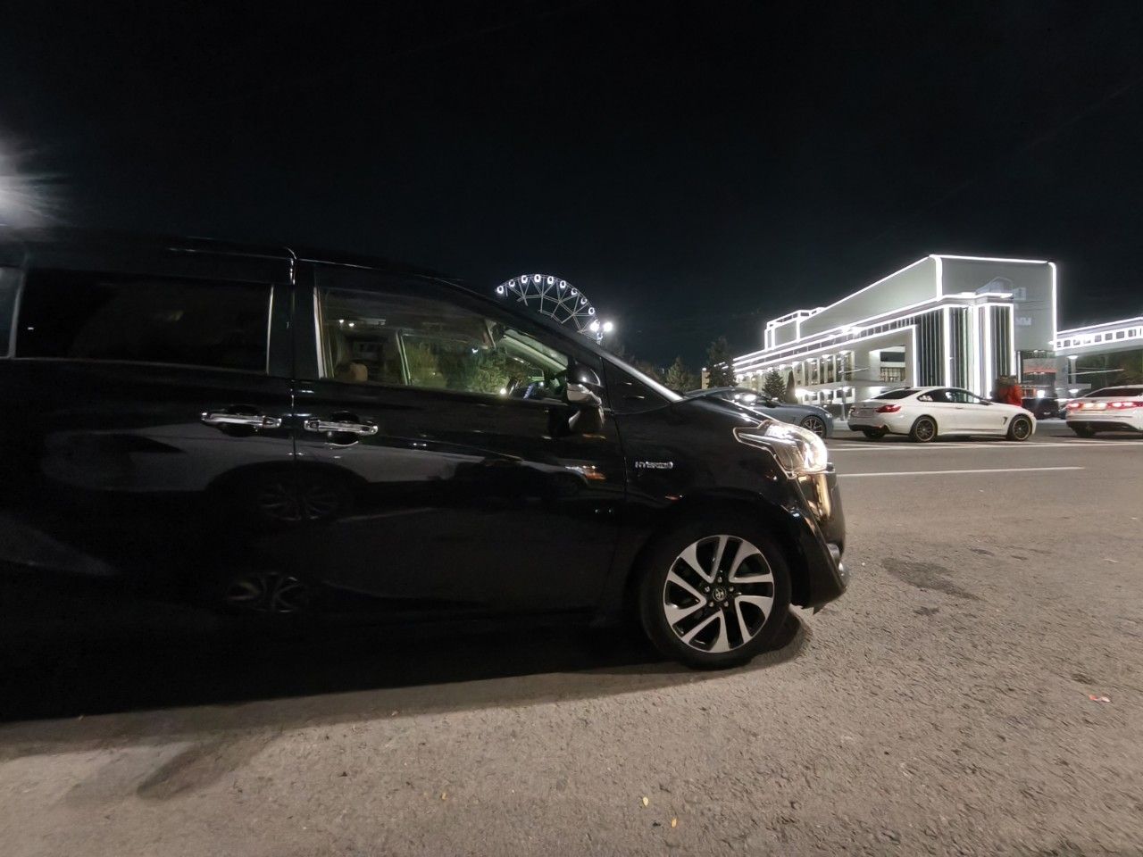 Toyota Sienta: фото из отзыва