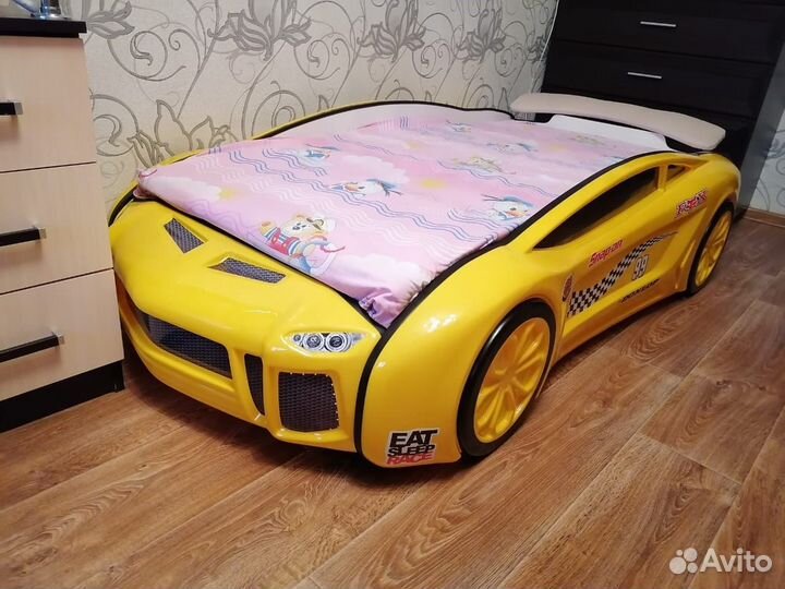 Кроватка-машинка Ламба Next желтая с матрасом