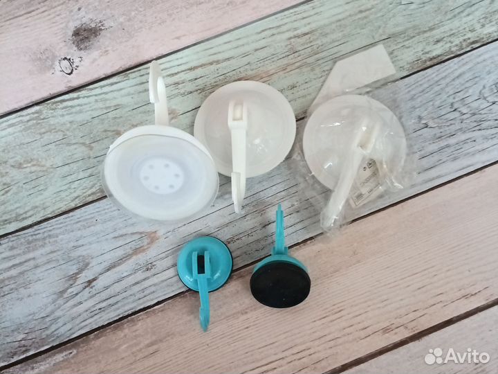 Крючки и держатели пакетом