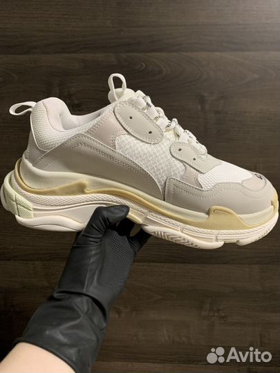 Balenciaga Triple S White
