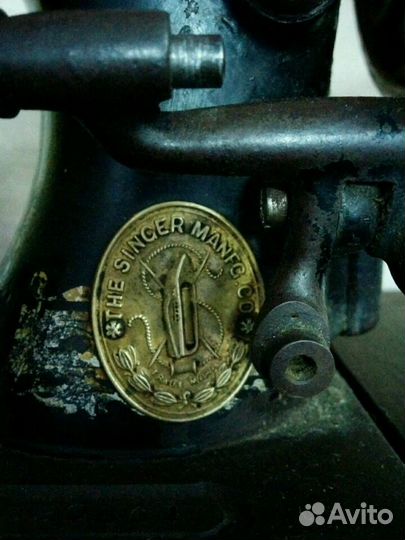 Швейная машинка Зингер