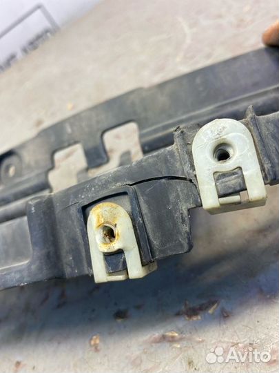 Кронштейн бампера передний Bmw 5 G30 2.0 2021