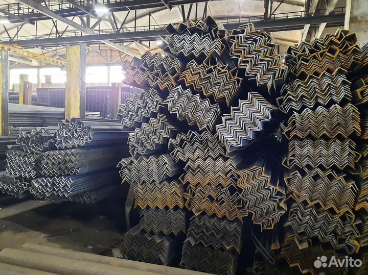 Уголок металлический 100х100х8 длина 12м Ст3