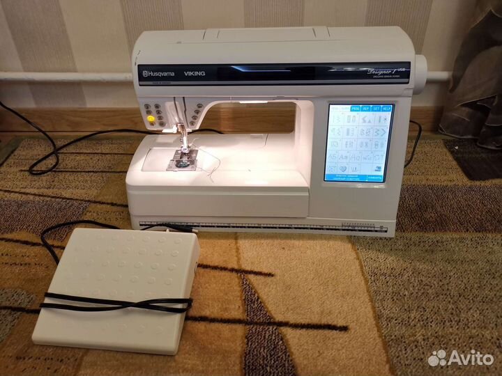 Швейно-вышивальная машина Husqvarna