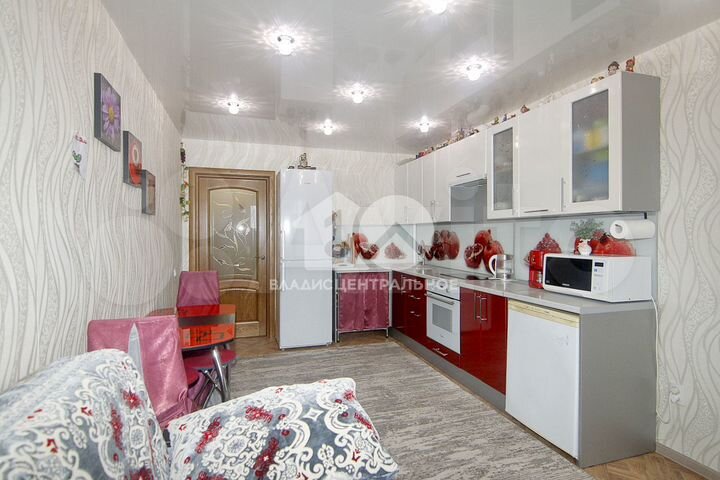 2-к. квартира, 68 м², 3/10 эт.
