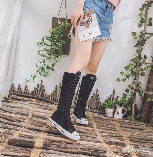 Кроссовки женские на шнуровке