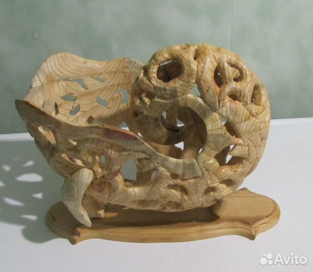 Резная ракушка из дерева