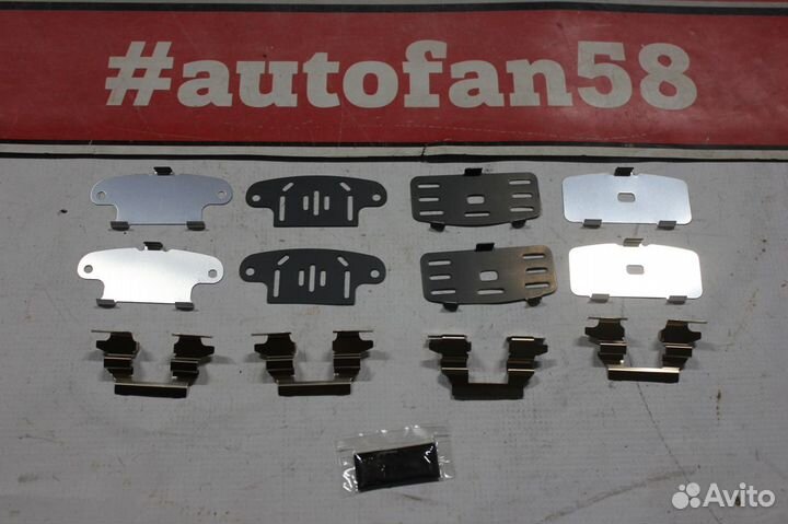 Комплект монтажный тормозных колодок Nissan