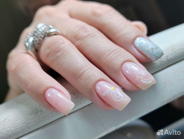 Педикюр с покрытием гель-лаком
