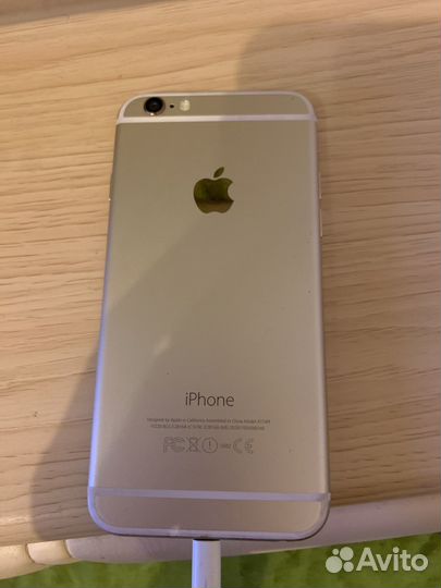 Телефон iPhone 6