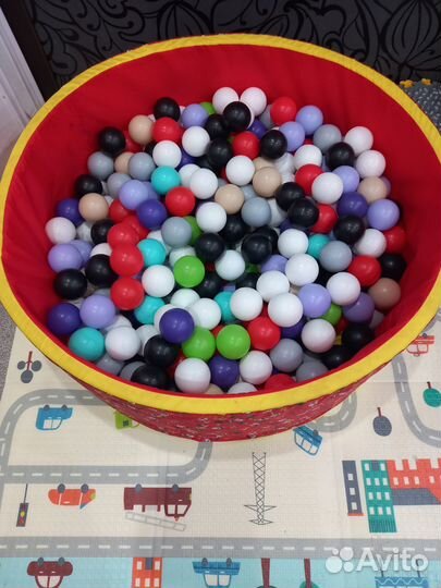 Бассейн с шариками