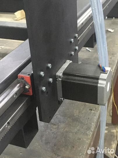 Фрезерный станок с чпу по дереву 600*1000