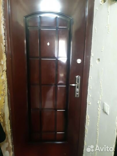 Дверь входная, металлическая,б/у